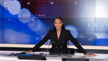 <span class="entry-title-primary">Christine Kelly</span> <span class="entry-subtitle">Heart of the news!</span>